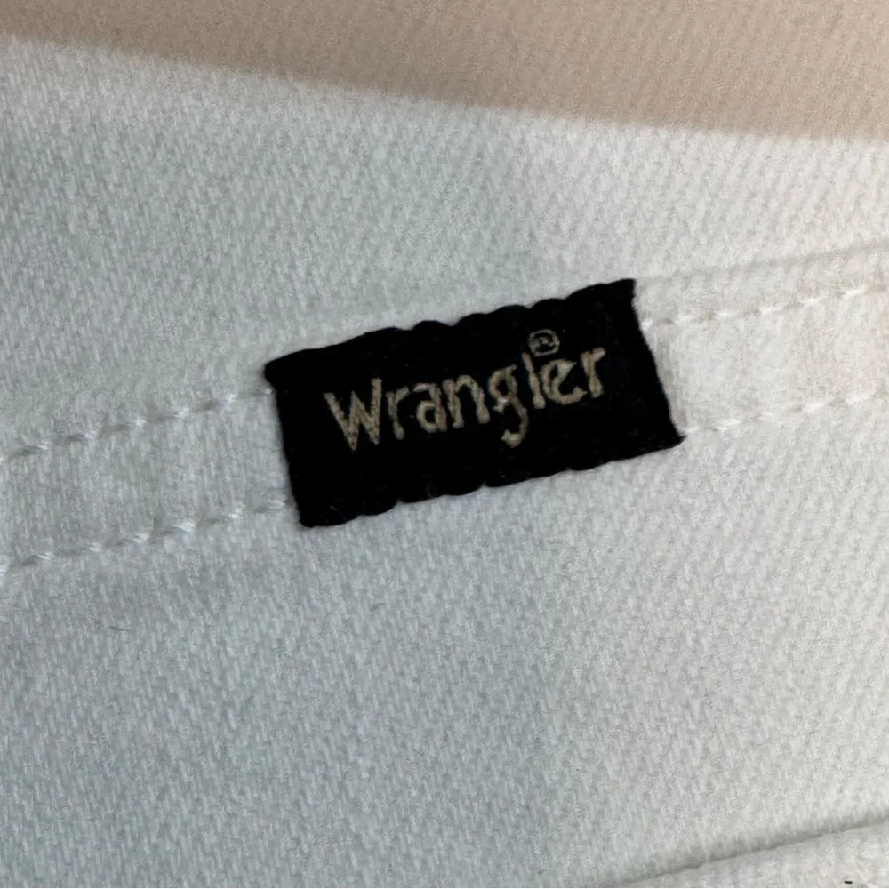 NWT Wrangler White Denim Shorts 8/29